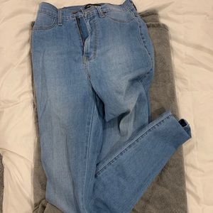 Light wash fashion nova skinny jeans